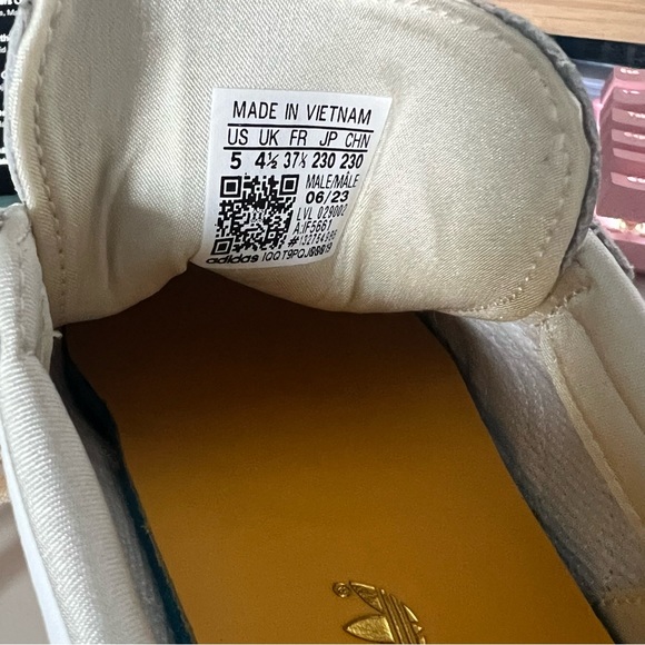 SOLD | Adidas Sambas US 5 | Sporty and Rich Collab - Picture 8 of 8